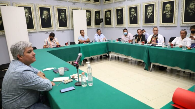 ATIENDEN DIPUTADOS A INTEGRANTES DE LA DIVERSIDAD SEXUAL