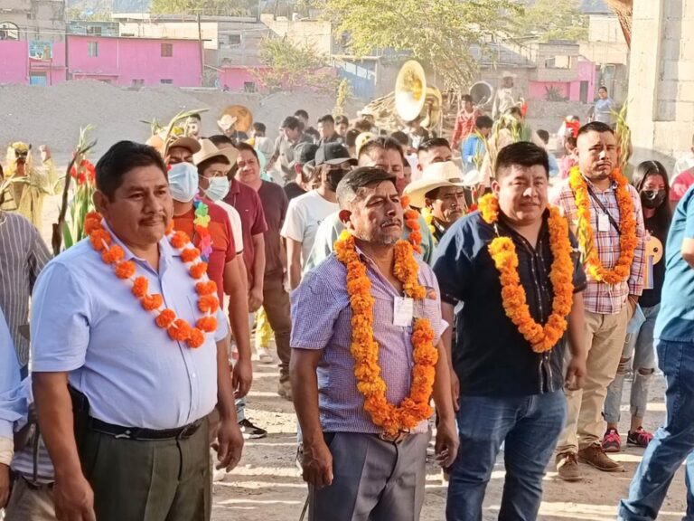 Realiza intensa gira de trabajo Masedonio Mendoza por Tlapa de Comonfort