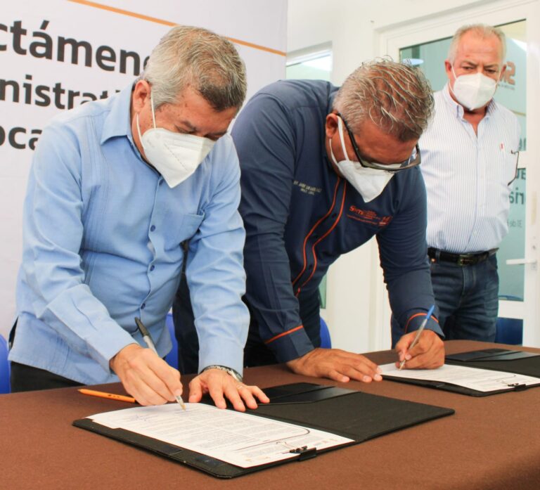 Entregan SEG y SNTE dictámenes de Carrera Administrativa a 419 trabajadores de Asistencia y de Apoyo a la Educación