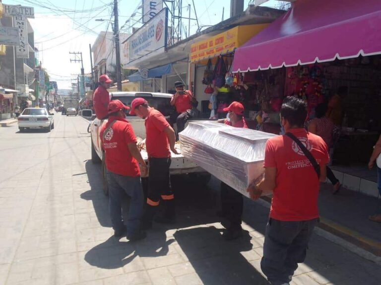 Por causas desconocidas, fallece anciana en su domicilio particular, no hubo quien viera por ella, el ayuntamiento municipal, que preside Efrén Adame Montalva, donó la caja y la sepultura