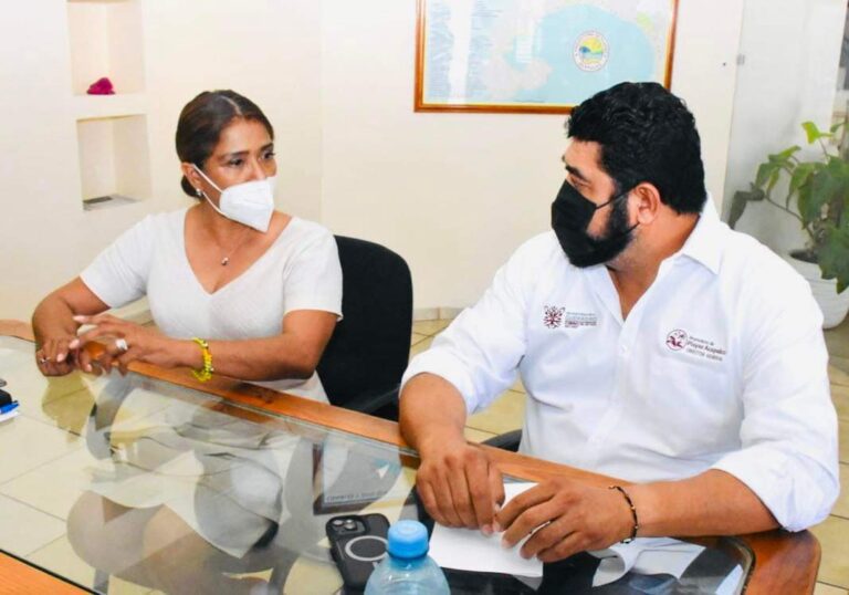 Se reúne la secretaria general del SUSPEG, Adela Hernández Angelito, con el director de la Promotora y Administradora de Playas en Acapulco