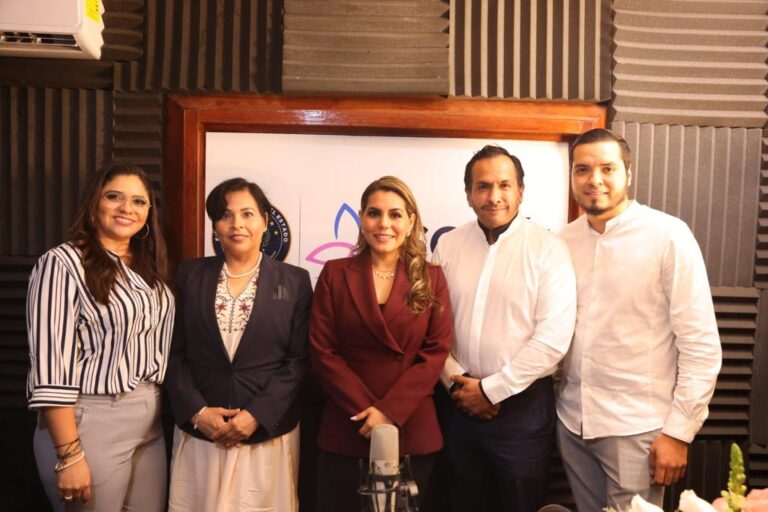 Asisten Evelyn Salgado y la fiscal Sandra Luz Valdovinos a la primera emisión del programa Fiscalía a tu Alcance