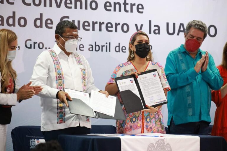 Visita Evelyn Salgado las facultades de Medicina y Odontología de la UAGro