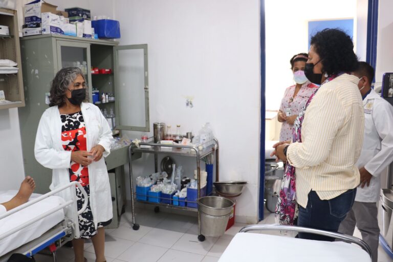 Supervisa Aidé Ibarez servicios de salud en municipios de la Montaña