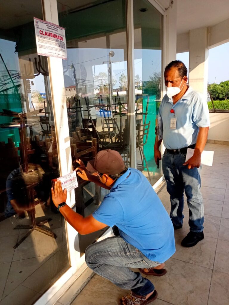 Clausura reglamentos las cantinas llamadas “giros rojos”, por funcionar sin licencias de funcionamiento, por indicciones del presidente Municipal, Efrén Adame Montalván