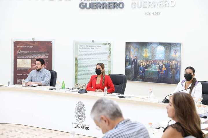 LA GOBERNADORA EVELYN SALGADO PINEDA, ESTE SÁBADO SOSTUVO UNA REUNIÓN DE TRABAJO CON LAS Y LOS SECRETARIOS DEL GABINETE