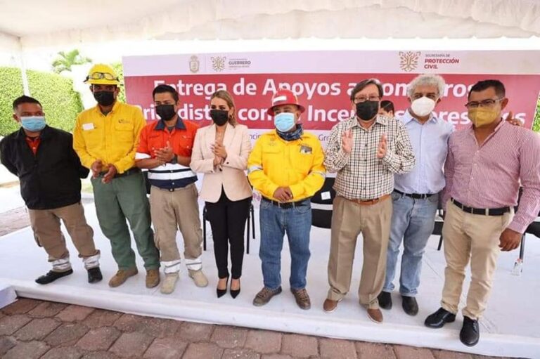 GOBERNADORA EVELYN SALGADO ENTREGA APOYOS Y RECONOCE TRABAJO DE BRIGADISTAS DE INCENDIOS FORESTALES