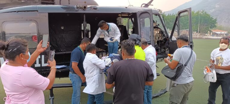 Realiza la SSG traslado aéreo de menor herido por bala, de Tlapa a la Ciudad de México