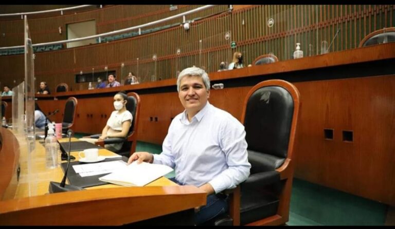 CON APEGO A LA LEGALIDAD Y MEDIANTE EL CONSENSO, LA JUCOPO DEL CONGRESO HA DESAHOGADO MUCHOS ASUNTOS DE RELEVANCIA PARA GUERRERO: SÁNCHEZ ESQUIVEL