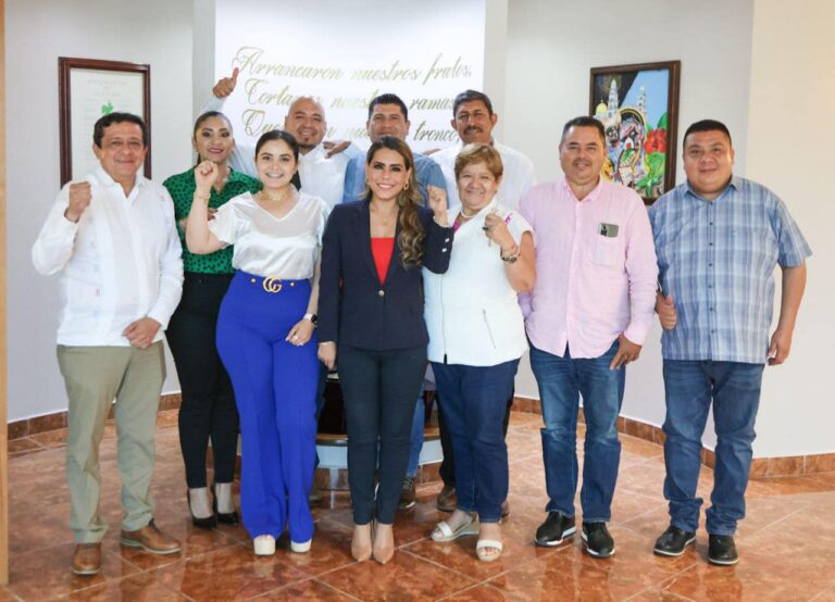 Se reúne la Gobernadora Evelyn Salgado con alcaldes de Tierra Caliente