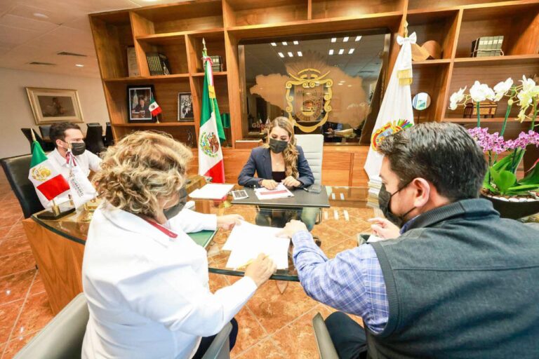 Se reúne la Gobernadora Evelyn Salgado con la la titular de la Secretaría de Desarrollo Urbano, Obras Públicas y Ordenamiento Territorial de Guerrero, Irene Jiménez Montiel