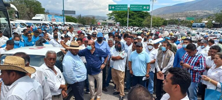CDHEG, PRESENTE EN BLOQUEO DE TRANSPORTISTAS EN EL PARADOR DEL MARQUÉS