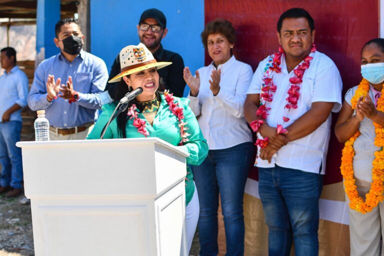Con obras, la presidenta Norma Otilia Hernández está haciendo justicia social a las colonias
