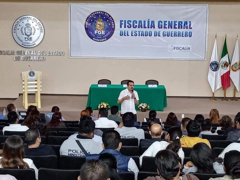 CDHEG IMPARTE CONFERENCIA: “DERECHOS HUMANOS Y PROCEDIMIENTOS RELACIONADOS CON LA DESAPARICIÓN FORZADA DE PERSONAS, DESAPARICIÓN COMETIDA POR PARTICULARES Y EL SISTEMA NACIONAL DE BÚSQUEDA DE PERSONAS”, A PERSONAL DE LA FISCALÍA.