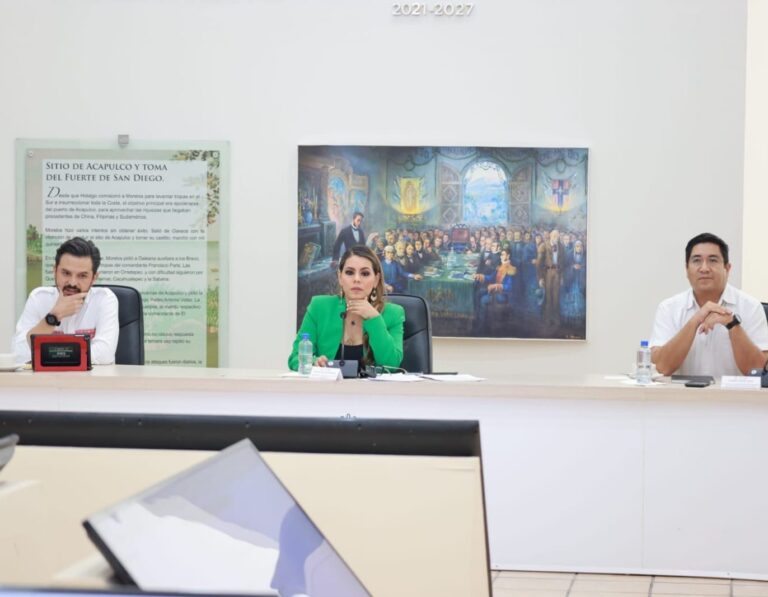 REVISA GOBERNADORA EVELYN SALGADO CON ZOÉ ROBLEDO Y JUAN ANTONIO FERRER EL PLAN DE SALUD PARA EL BIENESTAR EN GUERRERO