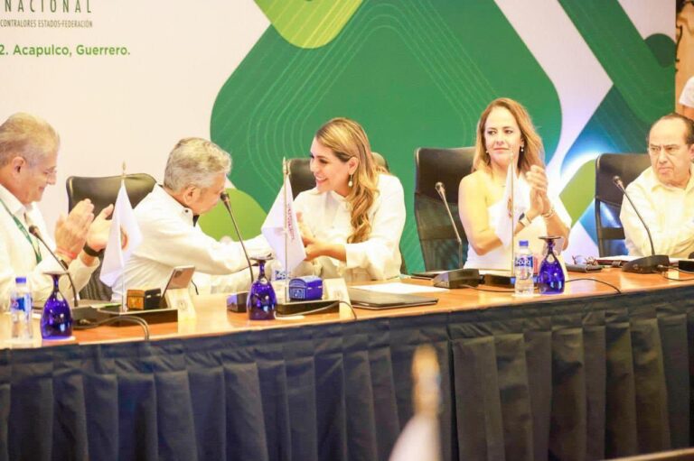 Refrenda Evelyn Salgado su compromiso de cero tolerancia a la corrupción