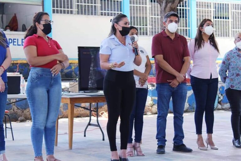 Imparte pláticas personal de la Fiscalía General del Estado a maestros de secundaria de Tecpan