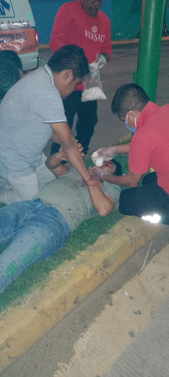 Se accidenta motociclista, al derrapar la moto que conducía en estado de ebriedad, por el boulevard “José Agustín Ramírez”, fue llevado al hospital regional, PC,