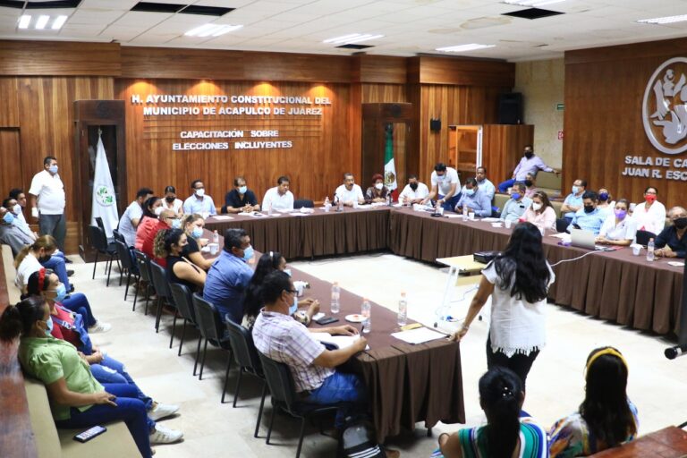 Imparte el IEPC curso a funcionarios del Ayuntamiento