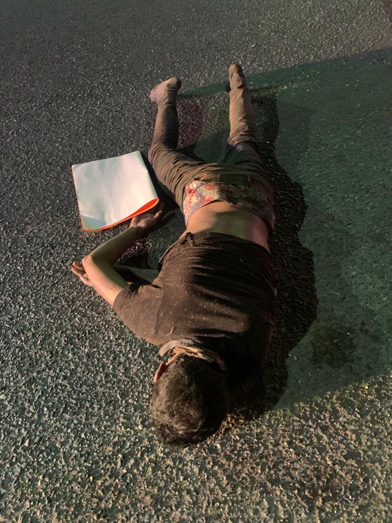 Abandonan cuerpo con narco mensaje en la colonia las Cruces, Acapulco