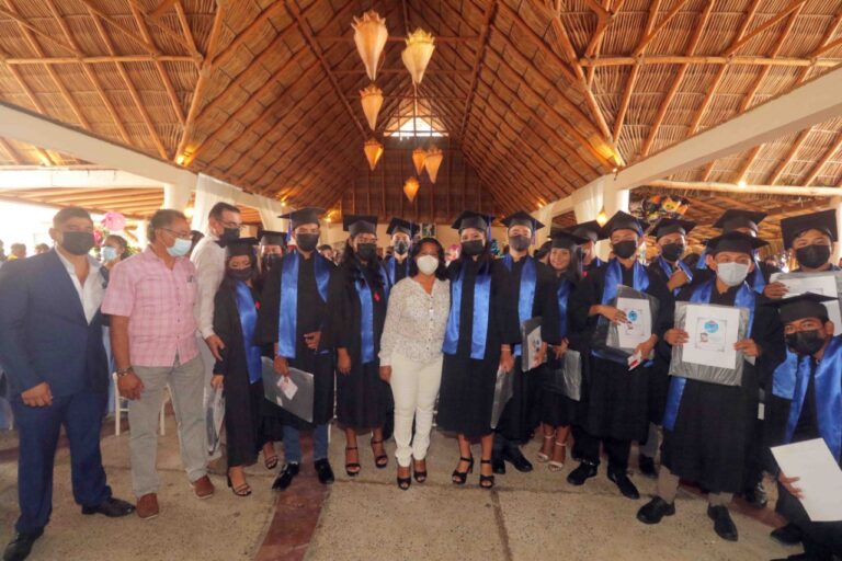 Con educación se logra la pacificación y el desarrollo del municipio: Abelina López