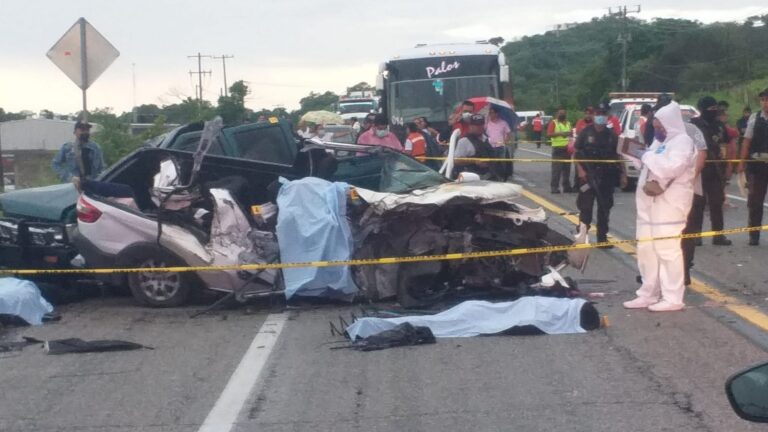 Fuerte accidente vehicular sobre la carretera federal en San Jerónimo