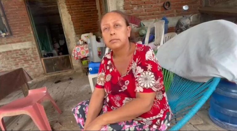 Pide apoyo mujer del municipio de Tecpan que padece cáncer