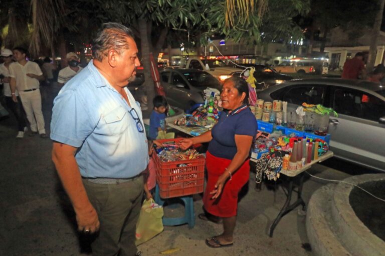 Busca Vía Pública ordenar comercio informal en zona turística