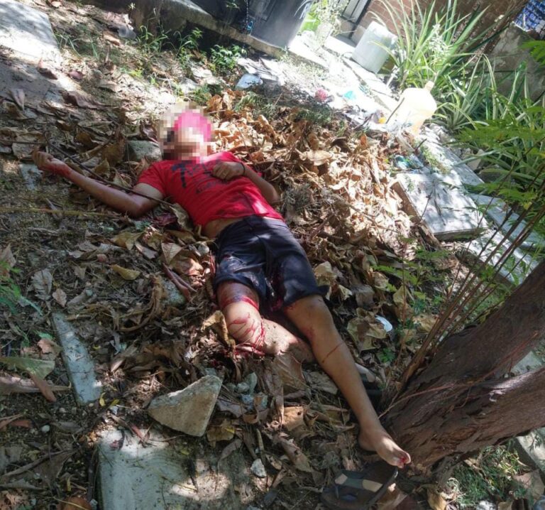 Un masculino muerto y un herido fue el saldo de un ataque armado, afuera del hospital General del Quemado.