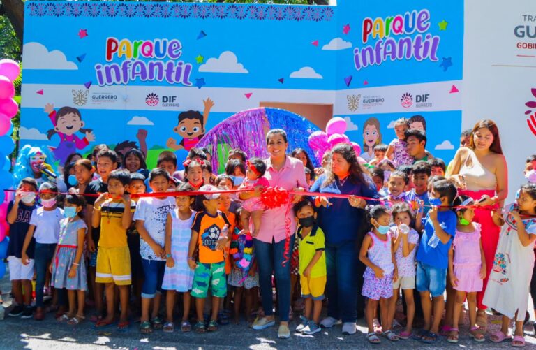 Reinaugura Liz Salgado Pineda parque infantil DIF en la colonia Renacimiento en Acapulco