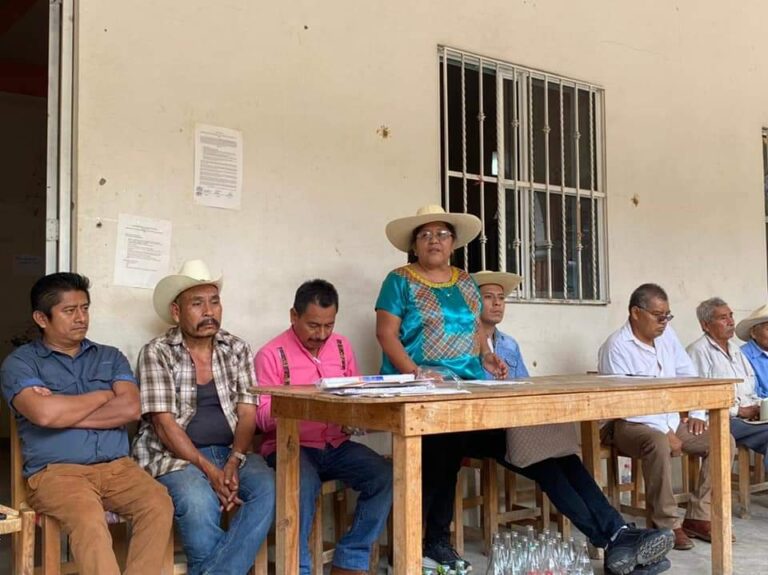 Impartió la SAIA en Alcozauca, conferencia sobre los derechos de las mujeres y adolescentes indígenas