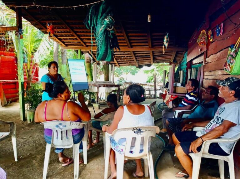 Capacita Sectur Guerrero a prestadores de servicios turísticos de Atoyac de Álvarez