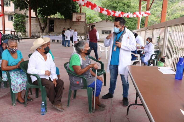 Conmemora SSG Día del Adulto Mayor con Jornada Médica en El Naranjo