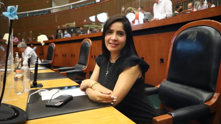 ENCONTRAR LAS COINCIDENCIAS EN EL CONGRESO ES FUNDAMENTAL PARA AVANZAR EN LOS TEMAS PRIORITARIOS: YOLOCZIN DOMÍNGUEZ