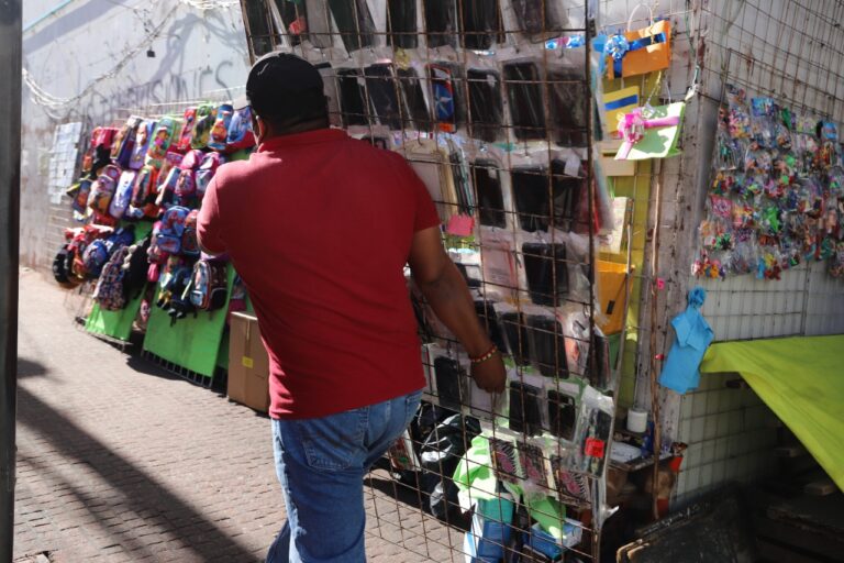 Reordena Vía Pública a vendedores semifijos del primer cuadro de la Ciudad