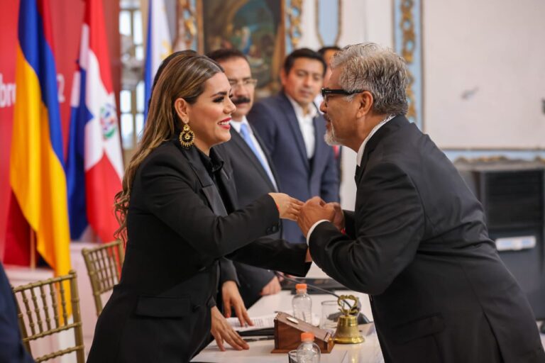 Asiste Evelyn Salgado a la Sesión Solemne para conmemorar el 209 Aniversario de la Instalación del Primer Congreso de Anáhuac en Chilpancingo