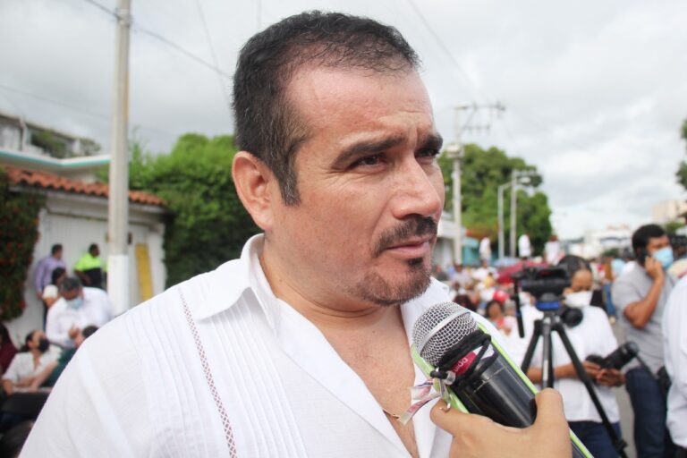 Reconocen empresarios y representantes populares, acciones y trabajo de Abelina López