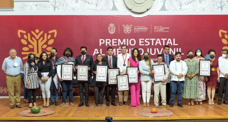 Reconoce presidenta Norma Otilia Hernández papel de los jóvenes en la construcción de la sociedad