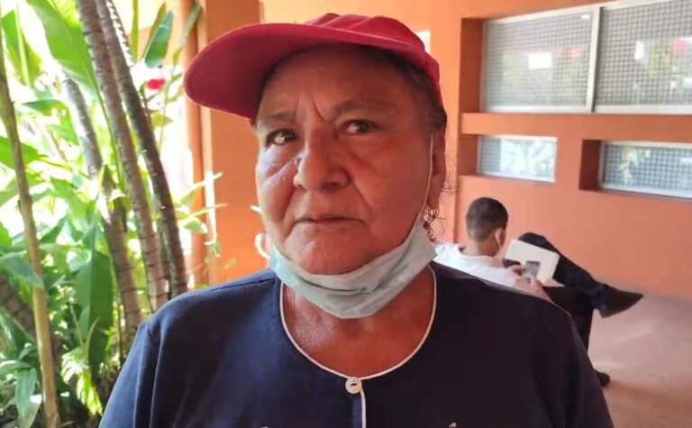 Denuncia mujer a personal del Registro Civil en Zihuatanejo