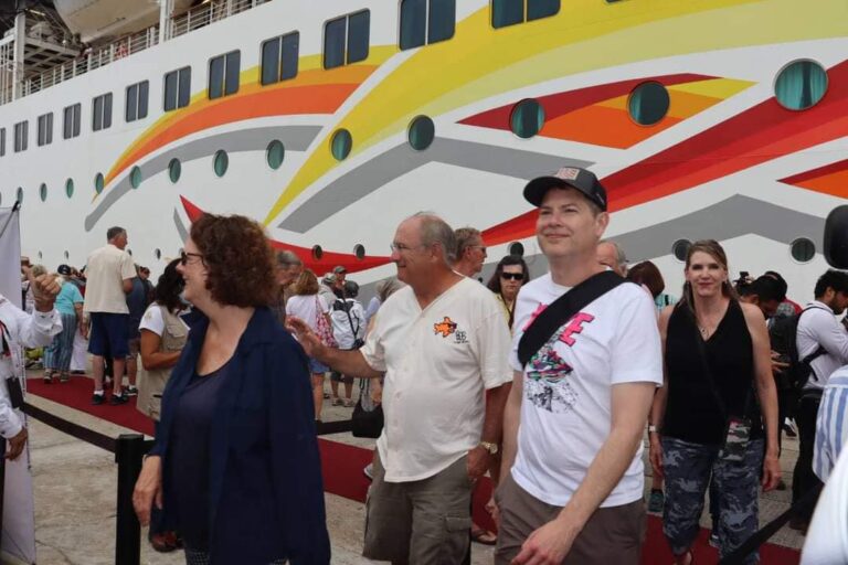 Llega a Acapulco el primer crucero de la temporada con 1,248 turistas y 936 tripulantes