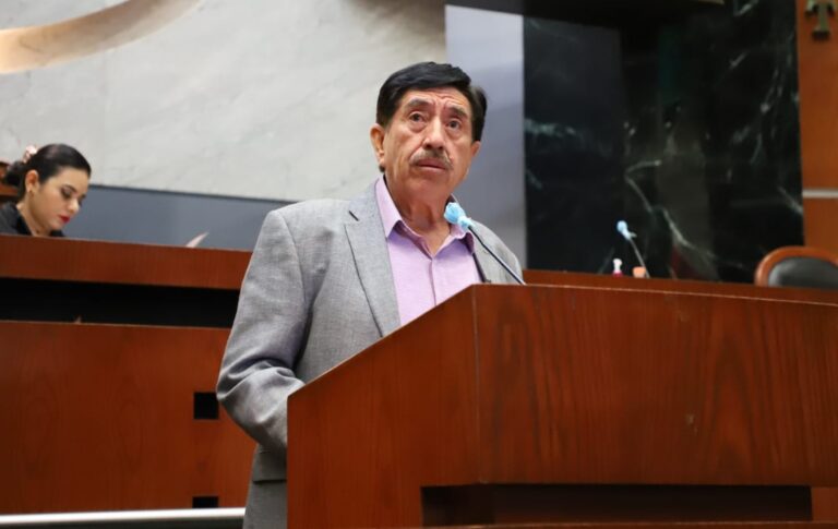 PROPONEN CREAR LA MEDALLA DE HONOR AL MÉRITO MIGRANTE