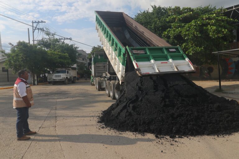 Redobla Maquinaria Pesada trabajos de Rehabilitación de vialidades