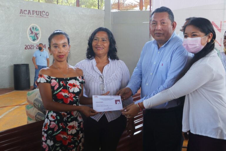 Servir para transformar es el principio para ayudar al pueblo, afirma Abelina López