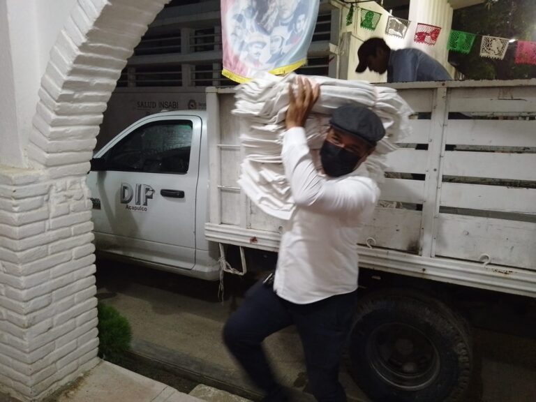 Lleva DIF Acapulco apoyos a pobladores de La venta