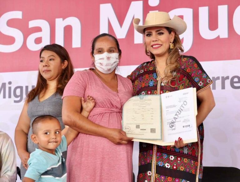 Cumple Evelyn Salgado y regresa a San Miguel Totolapan con todos los programas de atención social y bienestar