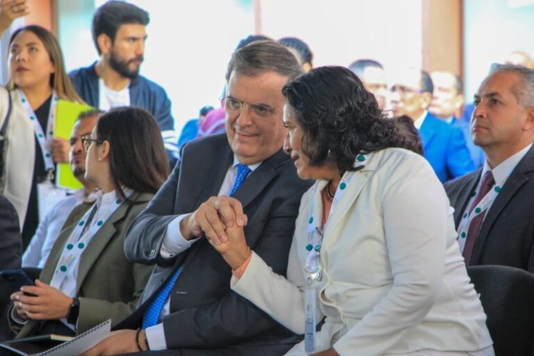 Gestión de Abelina López en EU, «un caso de éxito»: Marcelo Ebrard