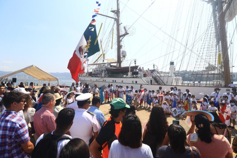 Se debe enseñar a nuestros hijos que Acapulco tiene cultura, resalta Abelina López