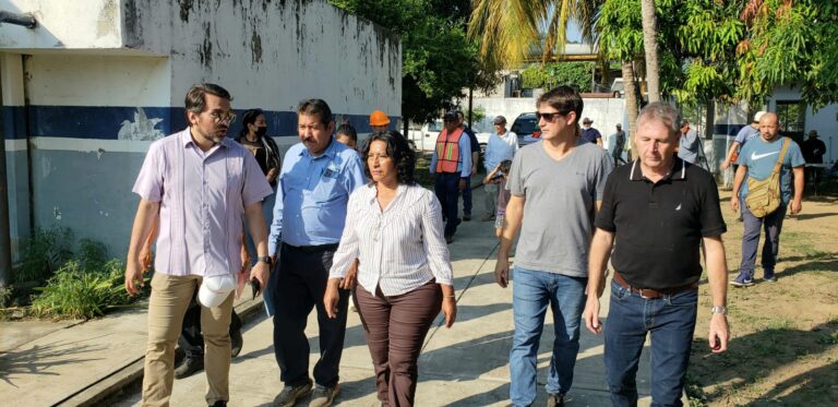 Encabeza Abelina López y cónsul de Orlando recorrido por planta de tratamiento de aguas residuales