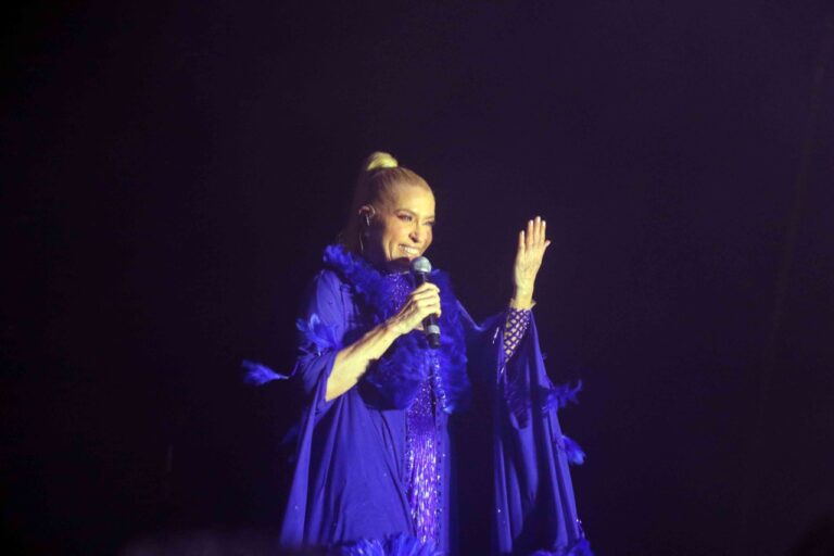 Con multitudinario concierto clausura Yuri La Nao Acapulco 2022