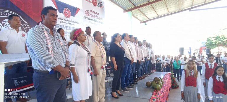 Alcaldes, ex alcaldes y diputados de Costa Chica respaldan el proyecto educativo de Javier Saldaña Almazán